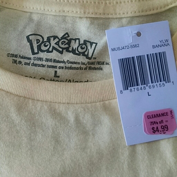 ✨FREE w/ Bundle✨ Pikachu Tee - Picture 2 of 3