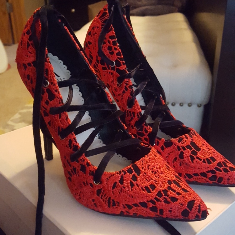NWT Red Lace Pumps with Velvet Laces