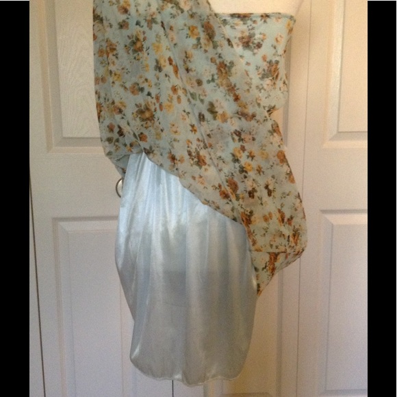 Hendii small/medium floral summer dress - Picture 4 of 5