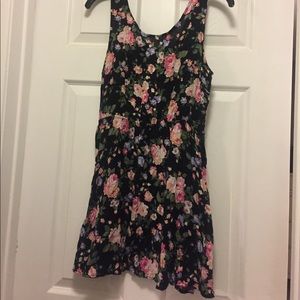 Sleeveless flowered open back sundress