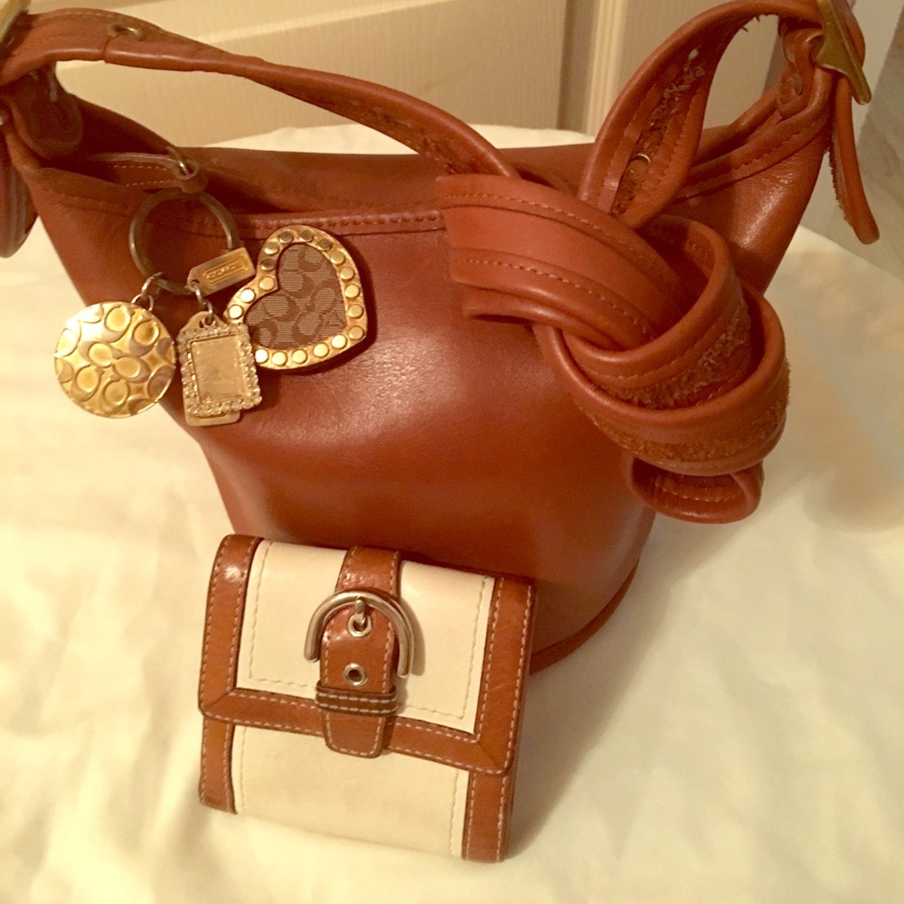 Authentic !!!!! Old school COACH