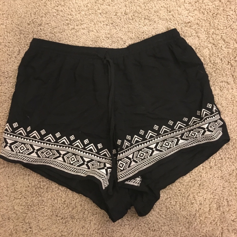 black flowy shorts