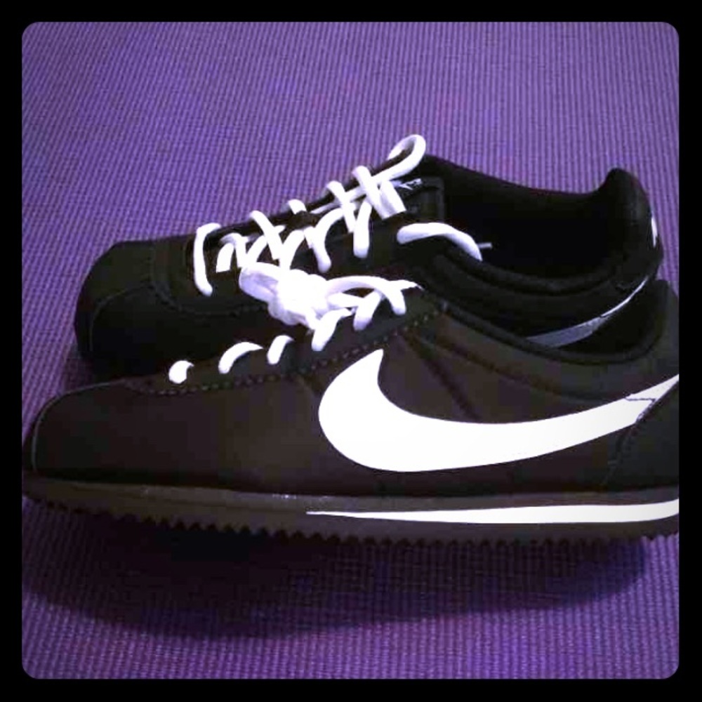 Nike Cortez Retro Runners Black & White