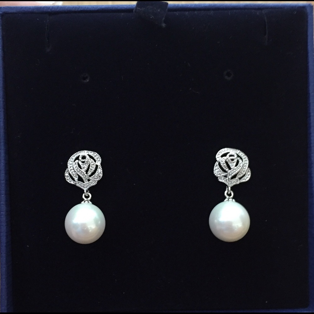 Pearl earrings