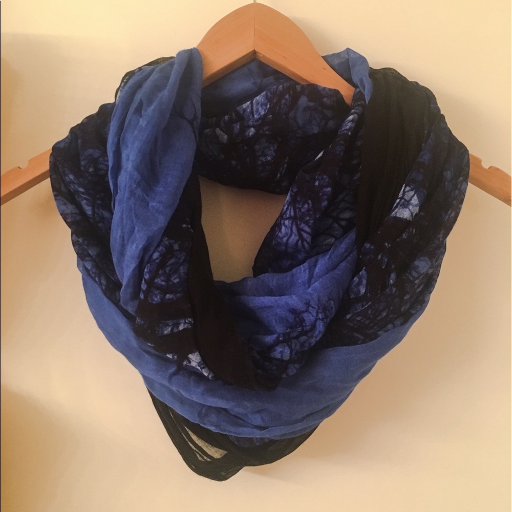 Make an offer😘Calvin Klein Infinity Scarf (NWOT)