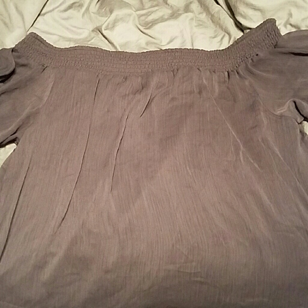 Gray off the shoulders shirt