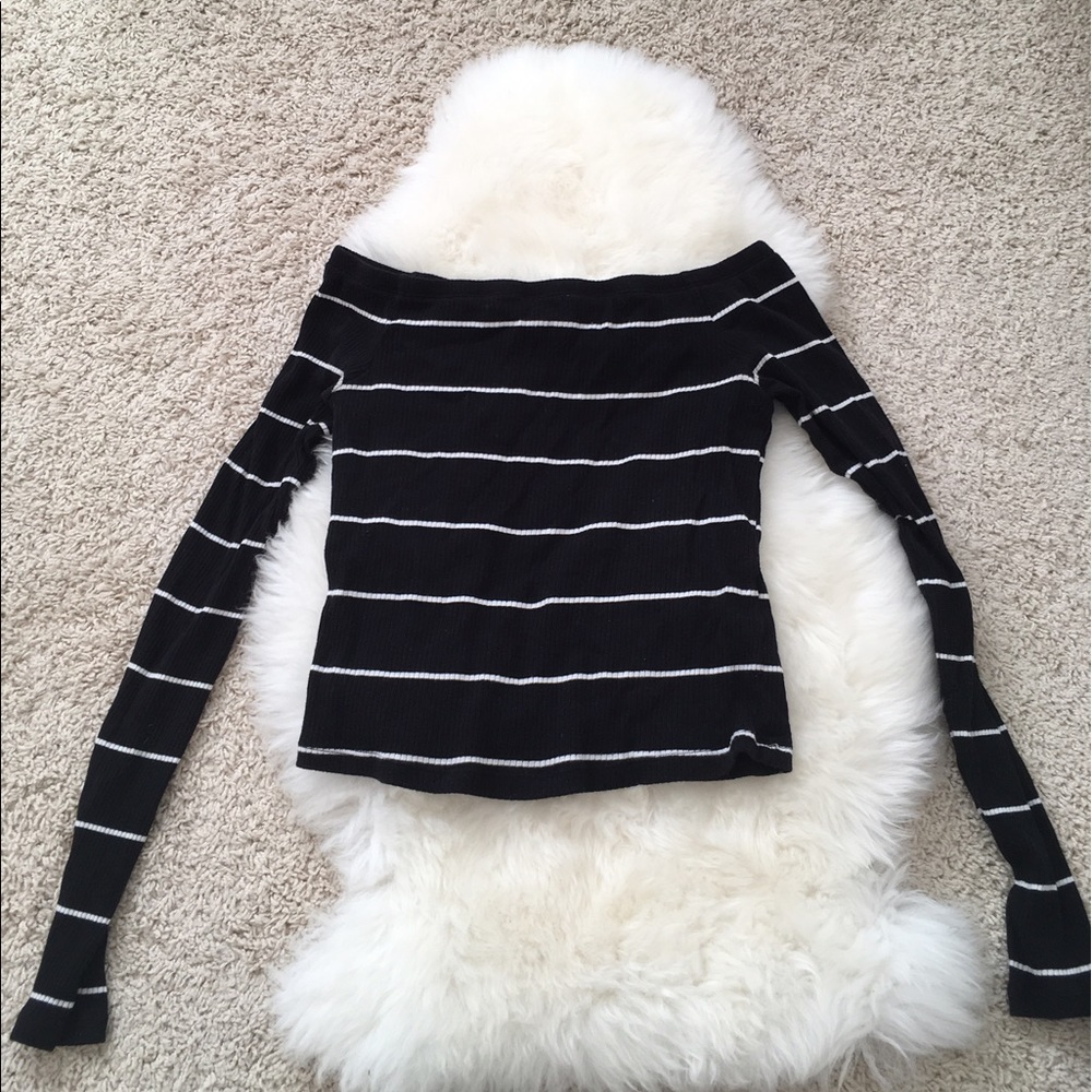 Striped off the sholder top