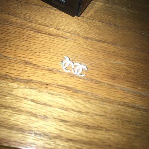 chanel earrings (offers)