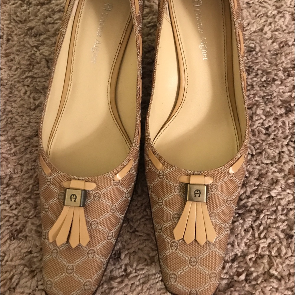 ❤️Vintage Signature Etienne Aigner Heels