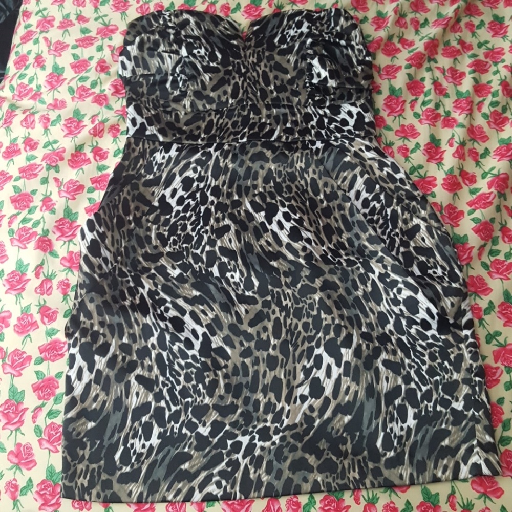 Leopard strapless dress