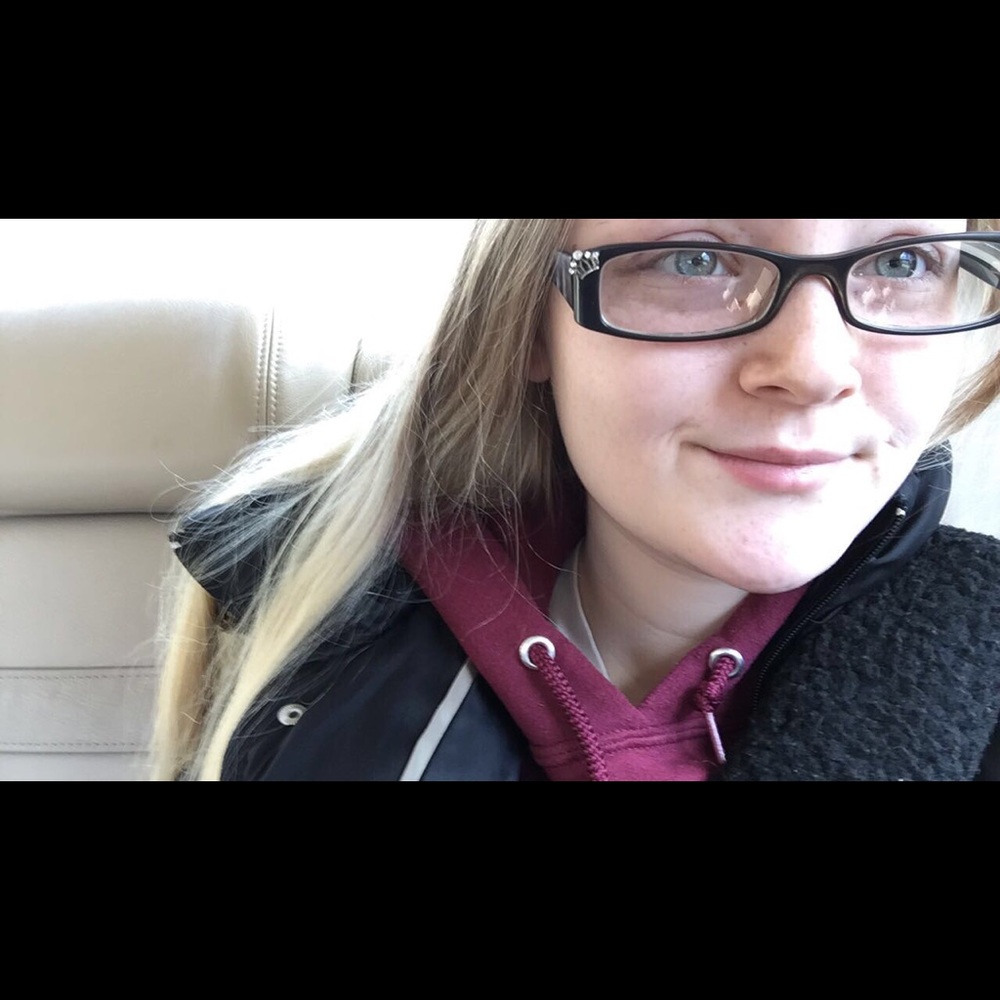 Meet your Posher, Danielle