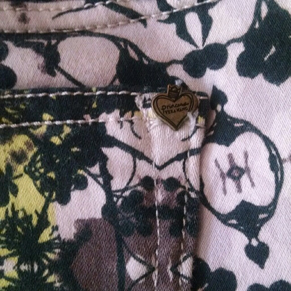 Vera Wang Unique Patterned Skinny Jeans - Picture 4 of 6