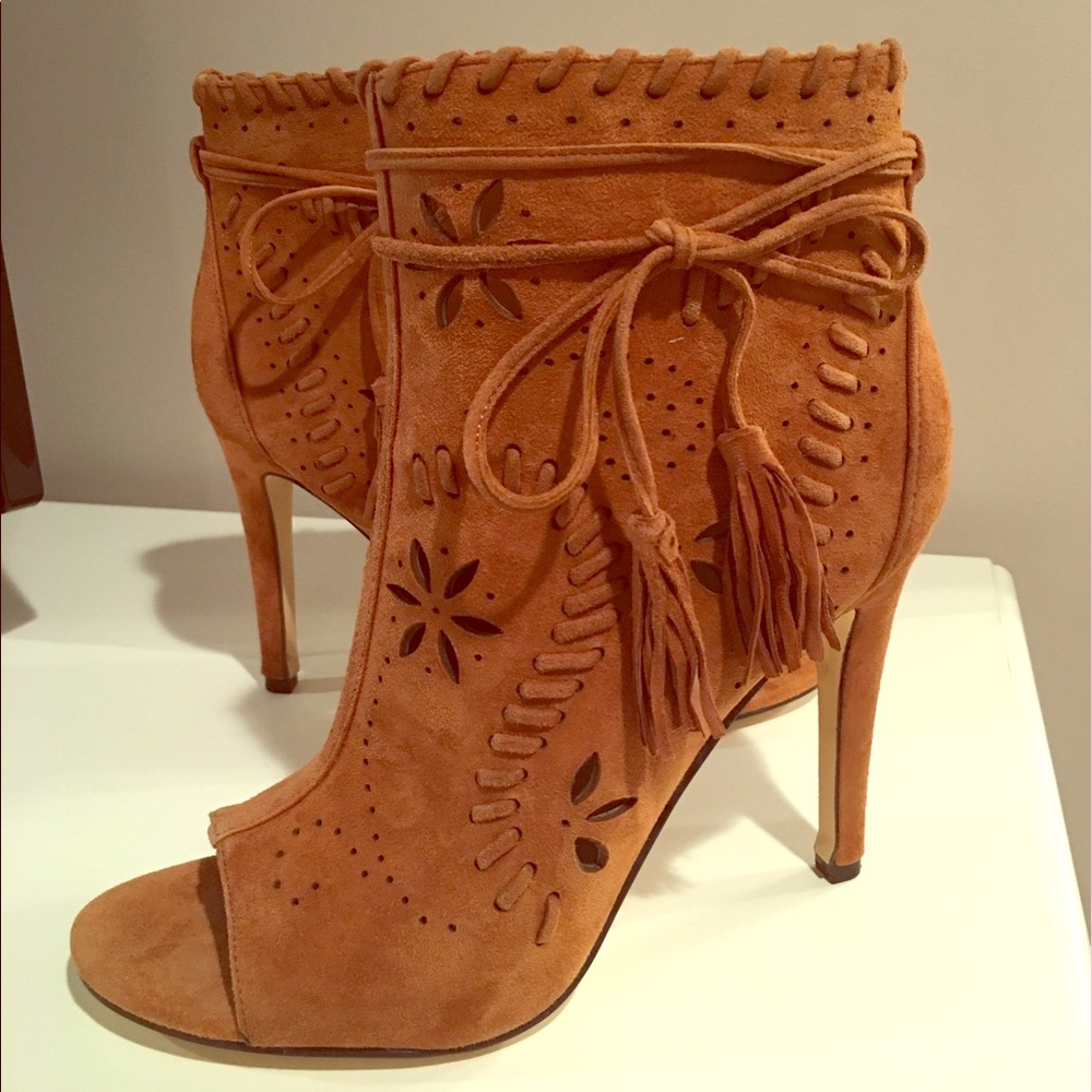 Adorable Suede open toe booties with heel