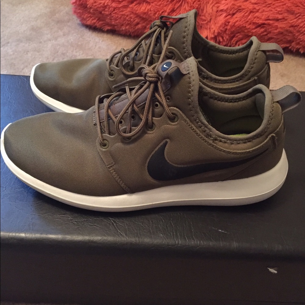Olive Green Nike Roshe Two - Size US 9.5