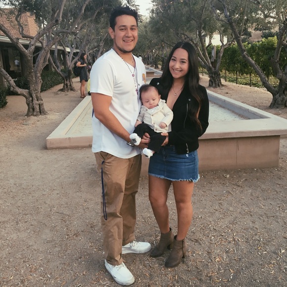 Meet your Posher, Paige - Picture 2 of 5