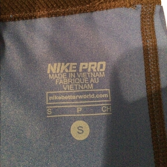 Nike workout shorts - Picture 3 of 3