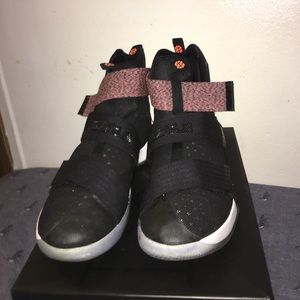 Lebron Soldiers 11 size 11