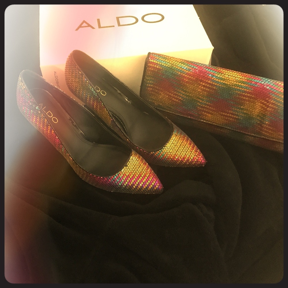 Size 11 Aldo heels with matching clutch