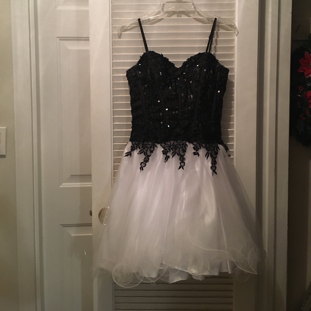 Sweet 16 Dress, brand new tags still attached !