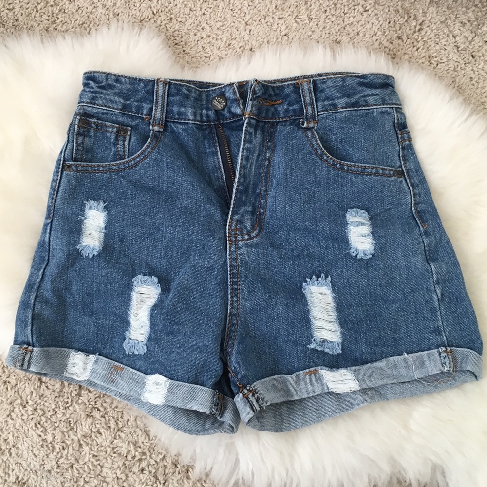 Medium wash shorts