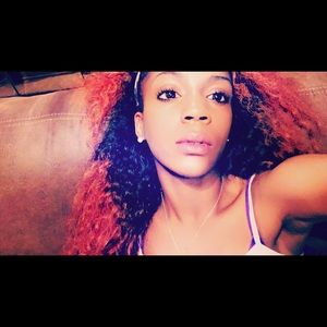 Meet your Posher, Chanel