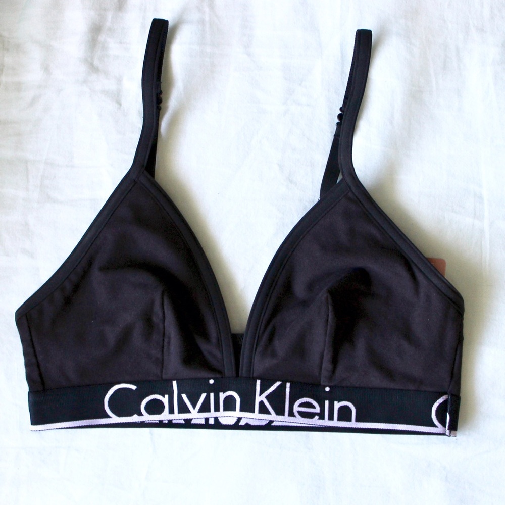💖NWT💖 Calvin Klein Unlined Triangle Bralette