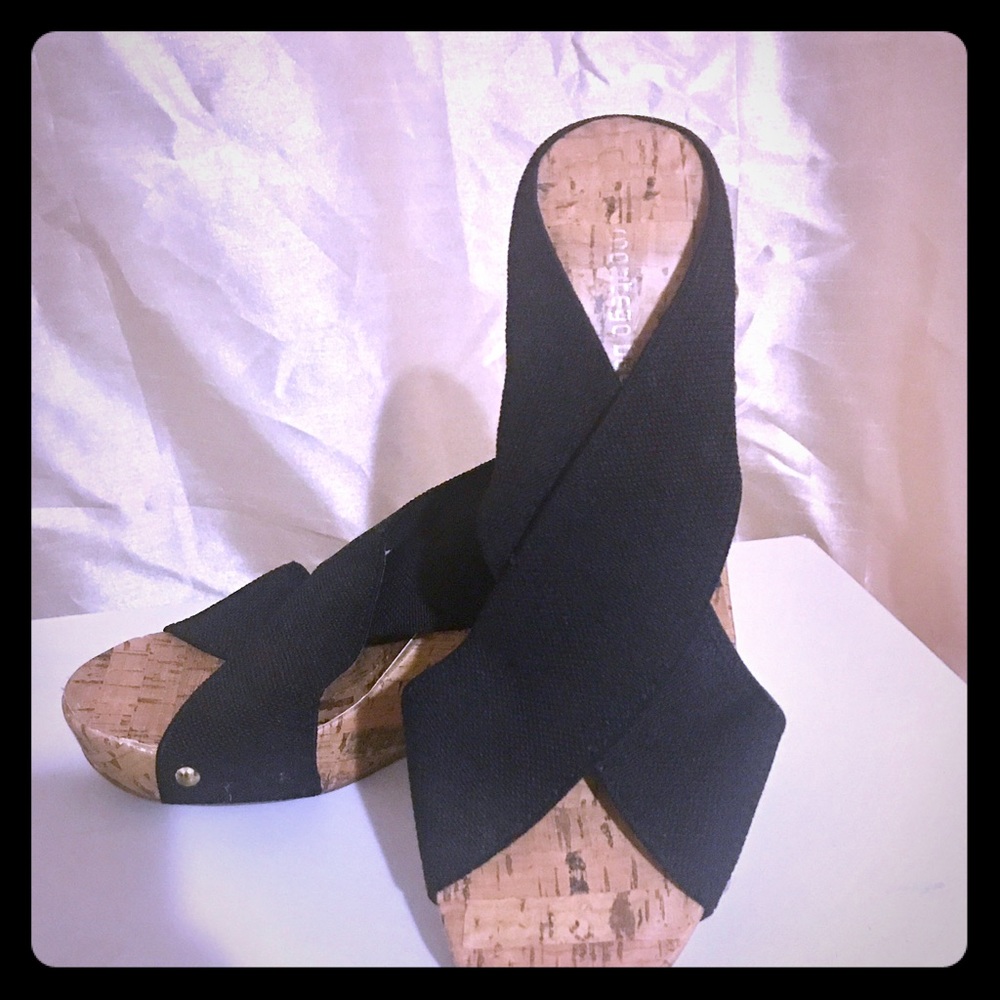 Wedge shoes