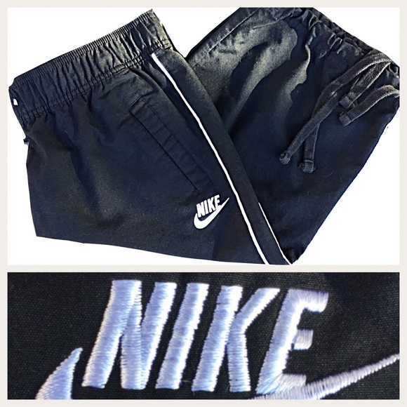 Nike Pants - NIKE WOMENS ATHLETIC CAPRIS NWOT