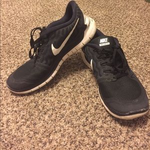 Black Nike Free Runs 5.0 Size 8.5