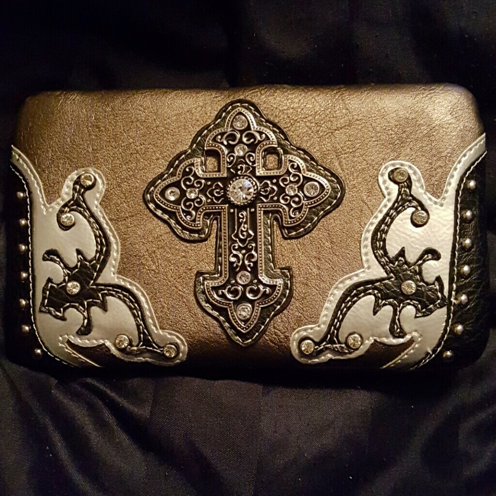 Cross wallet