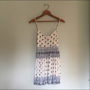 FOREVER 21 Blue and white babydoll tunic!