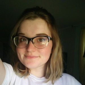 Meet your Posher, Amira