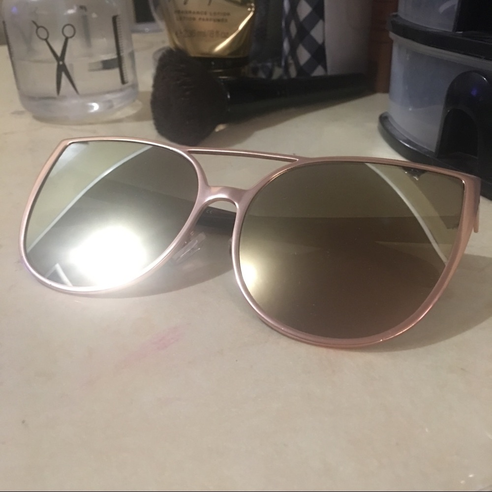 Mirrored cat eye sunglasses