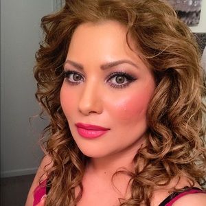 Meet your Posher, Farrah