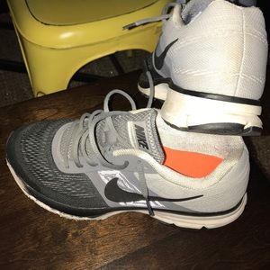 Nike black and gray runners