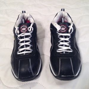 Sketchers size 7. Box 8