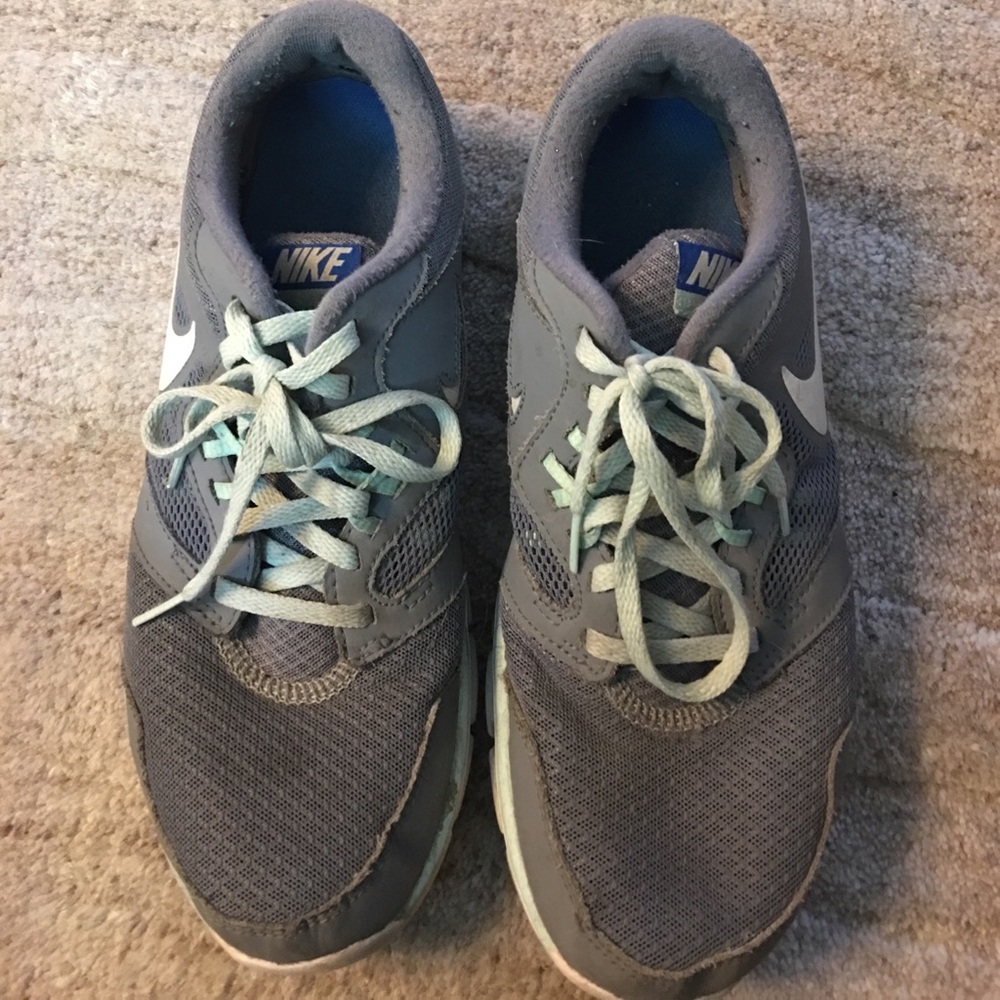 NIKE: Athletic Shoes