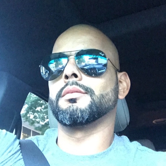 Meet your Posher, Francisco - Picture 2 of 2