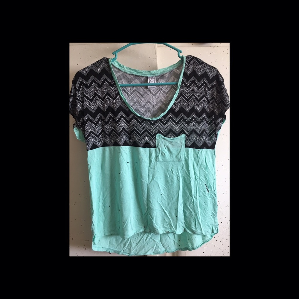 Loose shirt