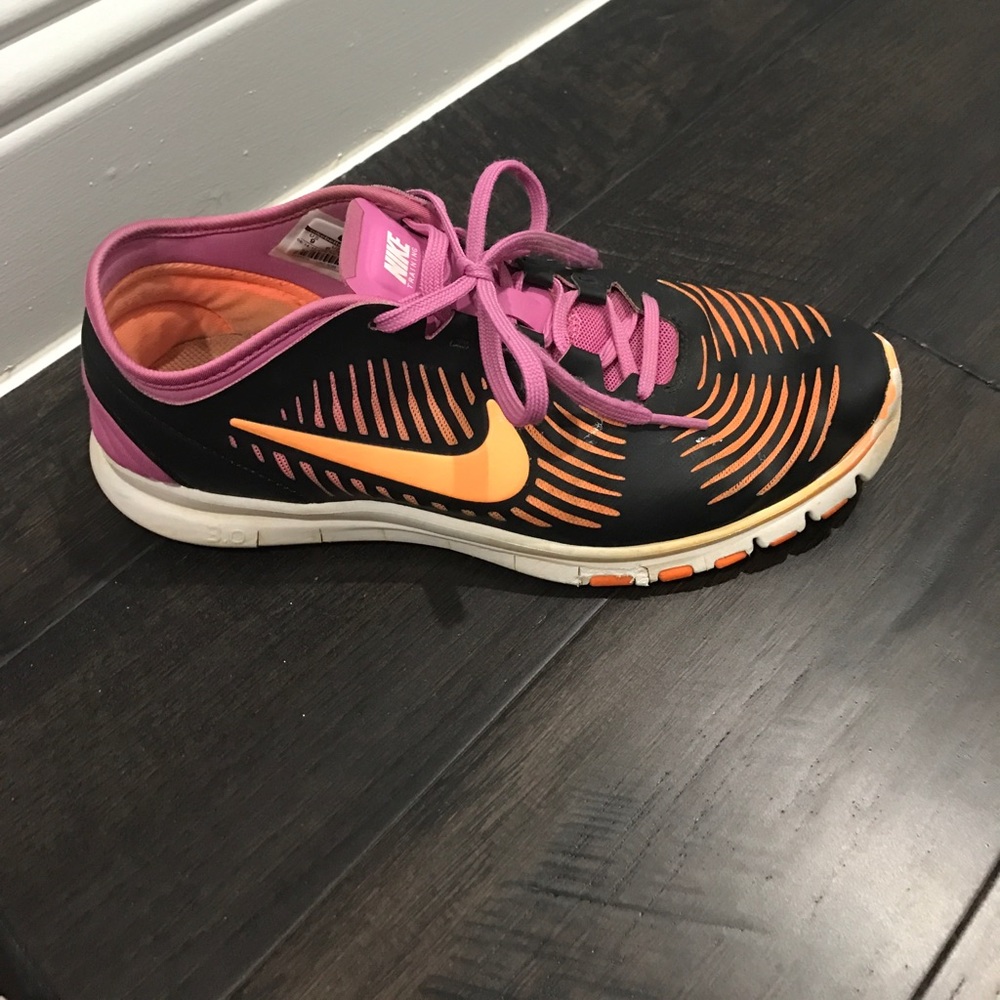 Nike Tennis Shoes