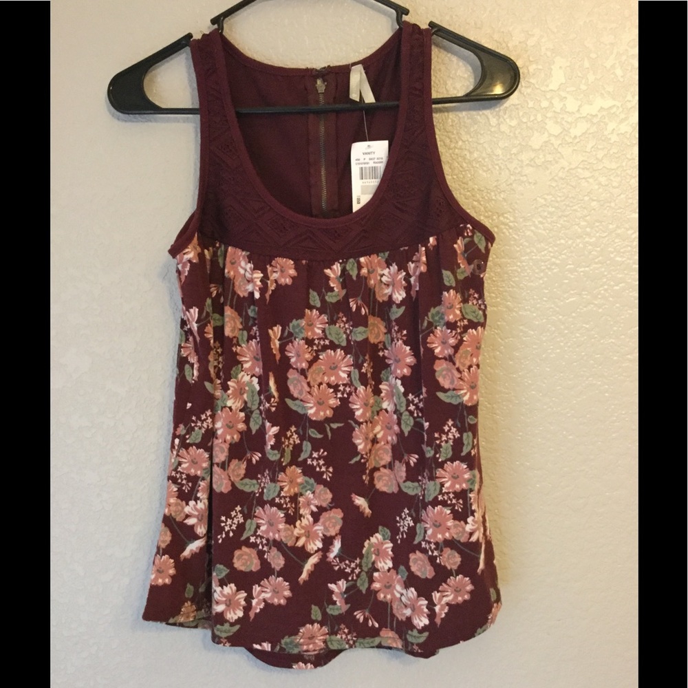 Flowered lace tank top