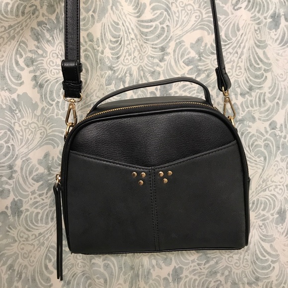 Accessories - Selling this brand new edgy and stylish purse.