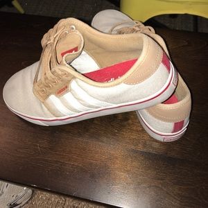 Adidas Tan casual sneakers