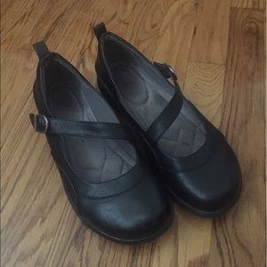 Black size 9 Mary Jane flats