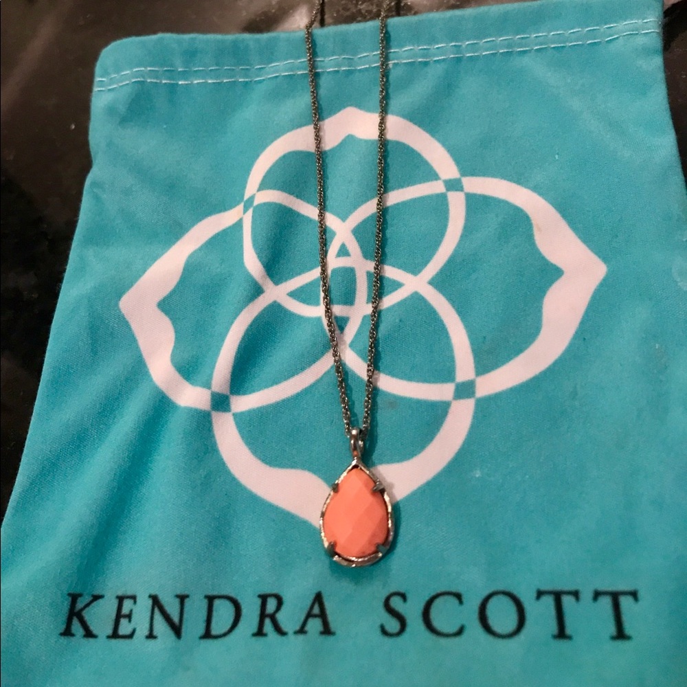 Kendra Scott Coral necklace with silver chain