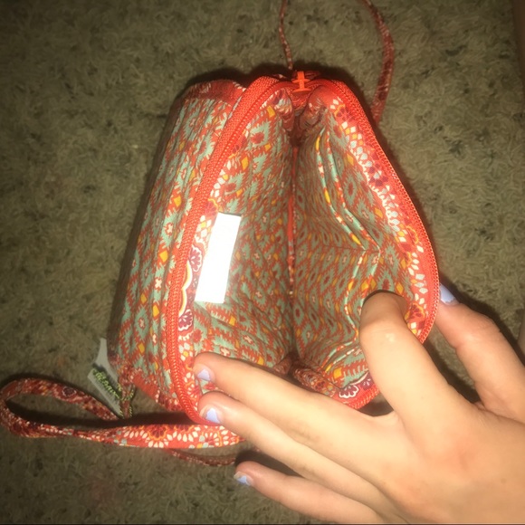 Very Bradley mini hipster paprika. - Picture 3 of 5