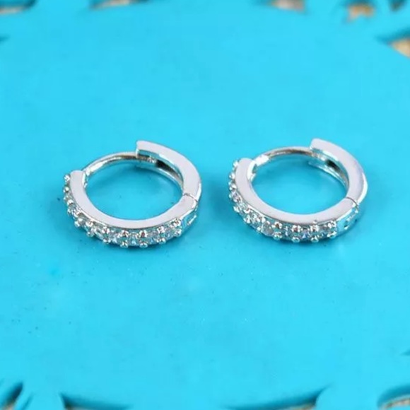 🎈Sale🎈☀️ New Petite Silver Crystal Earrings ☀️ - Picture 3 of 5