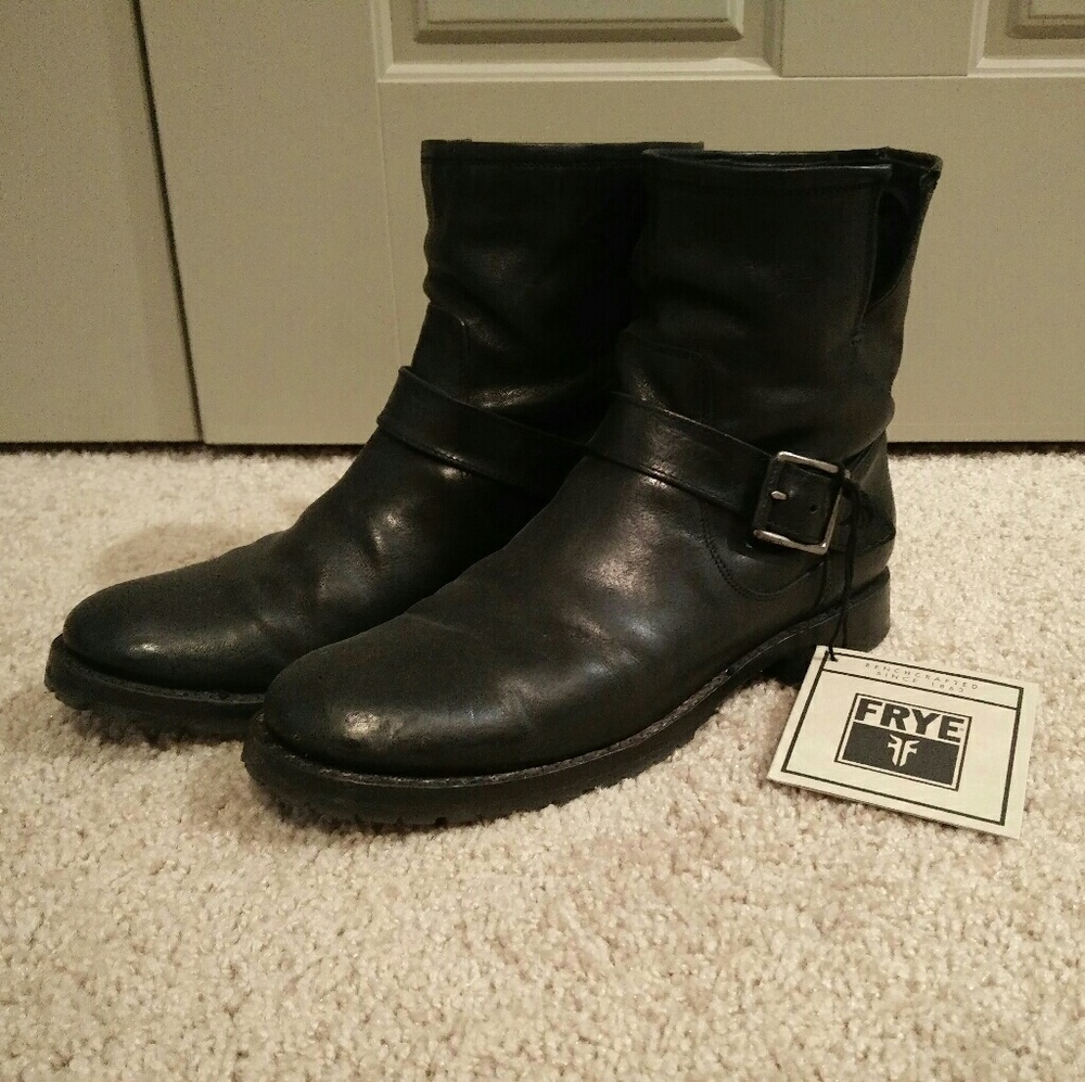 Frye Natalie Short Engineer Black 9