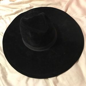 Black fedora