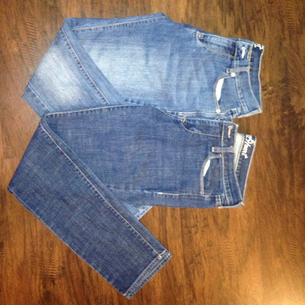 ♥️BUNDLE of 2 blue jeans♥️
